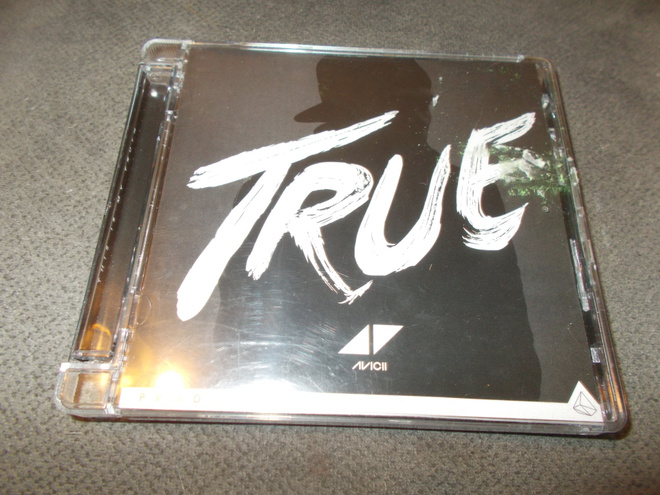 CD AVICII ** TRUE **