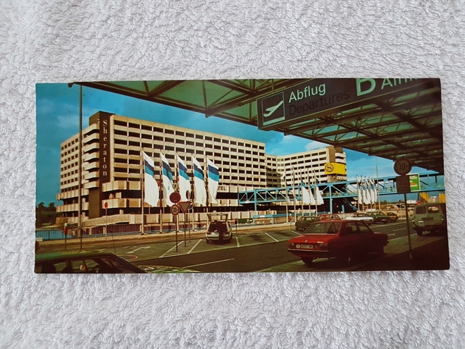 Sheraton hotelli Frankfurt Airport postikortti*