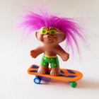 Trolli Peikko 1992 rullalautailee - pikkukuva 1