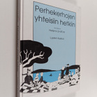 Helena (toim.) Lindfors : Perhekerhojen yhteisiin hetkiin - pikkukuva 1
