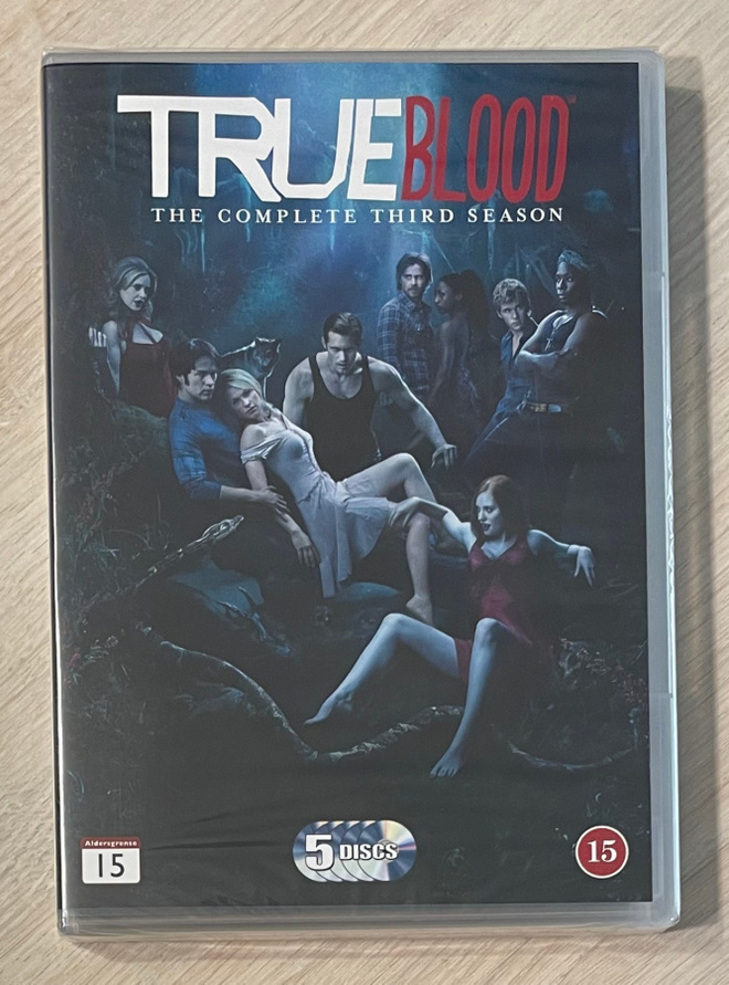 TRUE BLOOD: Kausi 3 (5DVD) uusi ja muoveissa