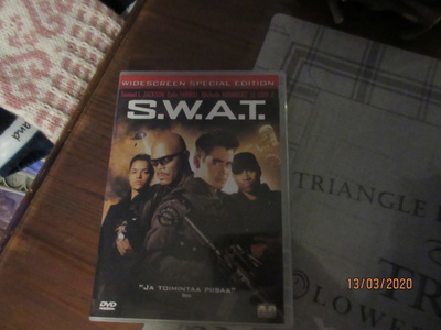 S.W.A.T. (DVD) }