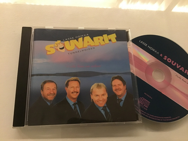 Lasse Hoikka & Souvarit . Tunnelmoiden CD