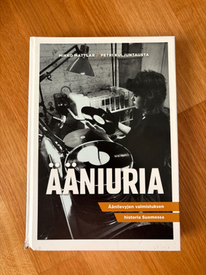 Ääniuria - Mattlar, Kuljuntausta