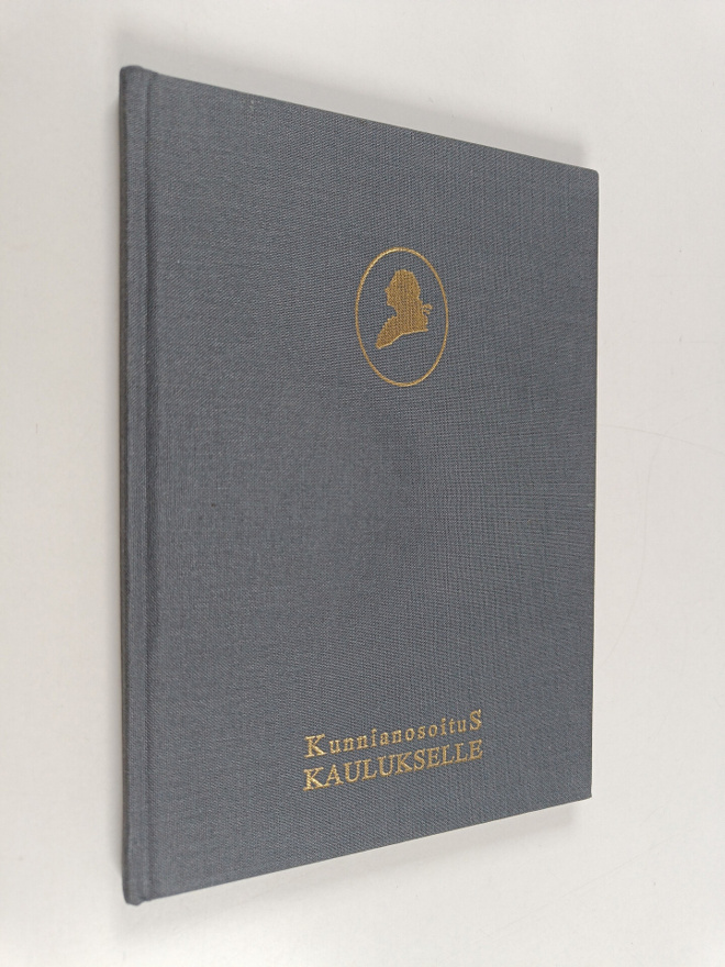 Marja-Liisa Lehto : Kunnianosoitus kaulukselle