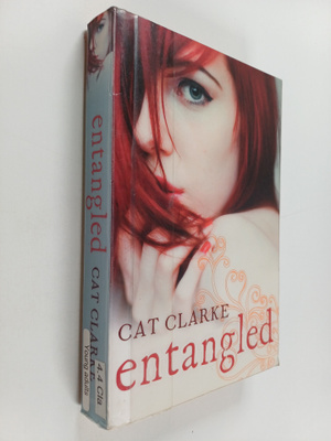 Cat Clarke : Entangled