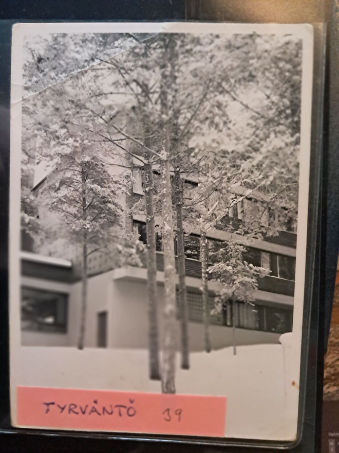 Tyrväntö,  kulkematon vanha kortti.