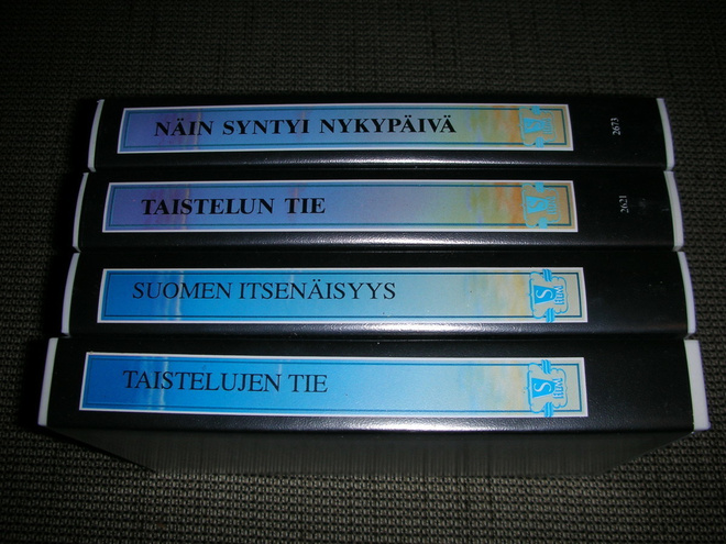 4 kpl Suomen sotahistoria vhs-kasettia