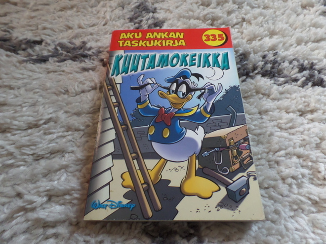 Aku Ankan taskukirja 335 Kuutamokeikka#