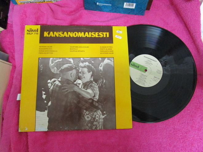 KANSANOMAISESTI - SÄLP 719 ( mm LEENA JA TUULA