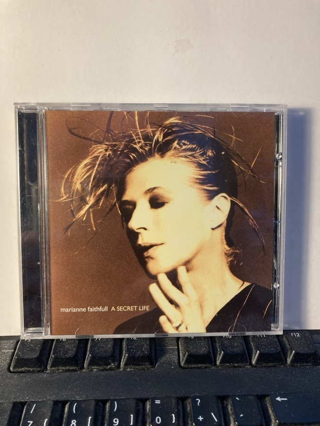 MARIANNE FAITHFULL: A Secret Life, CD