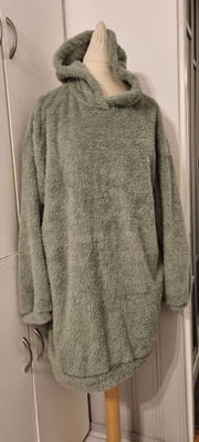 Lämmin,pehmeä pusakka,koko XXL