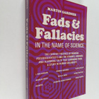 Martin Gardner : Fads and Fallacies in the Name of Scienc... - pikkukuva 1