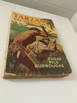 Edgar Rive Burroughs: Tarzan käy sissisotaa