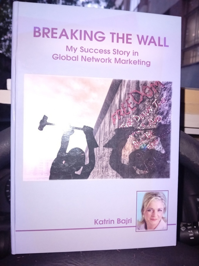 Katrin Bajri : Breaking the Wall ( SIS POSTIKULU  )