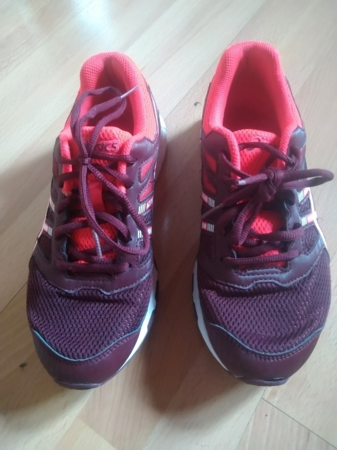 ASICS GEL IKAIA Lenkkikengät 38-koko naisten.