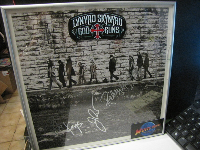 LYNYRD SKYNYRD TAULU NELJÄLLÄ NIMMARILLA !