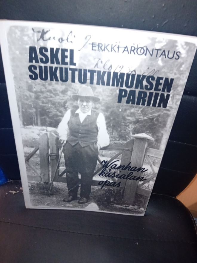 Arontaus : Askel sukututkimuksen pariin ( SIS POSTIKULU )