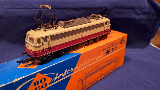 K 172 Roco BR 112 TEE-kiitojunan veturi UUSI