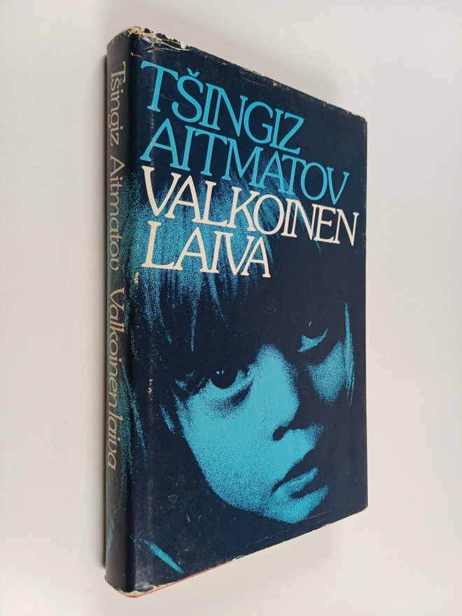 Tsingiz Aitmatov : Valkoinen laiva