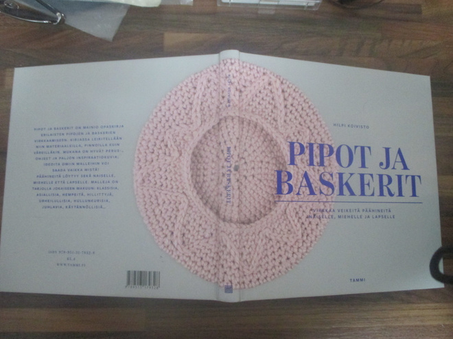 HILPI KOIVISTO - pipot ja baskerit ( hieno K3