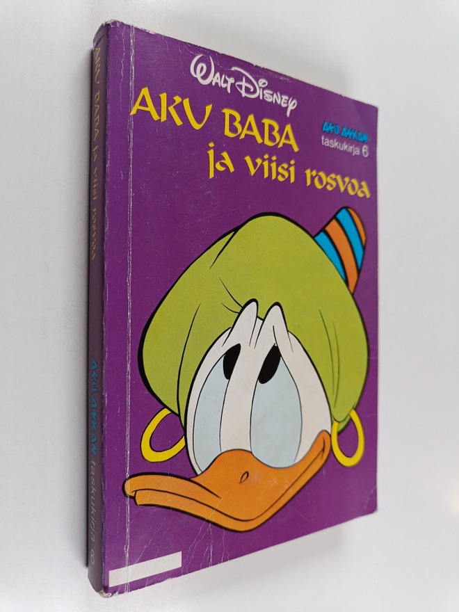 Walt Disney : Aku Baba ja viisi rosvoa