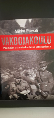 Vakoojakoulu ja salaiset kansiot teokset