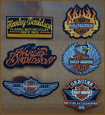 6 kpl Harley-Davidson kangasmerkkejä