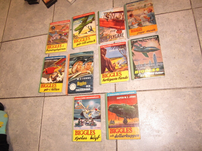 BIGGLES KIRJOJA 9 KPL + 1 BOB FLYGARE KIRJA