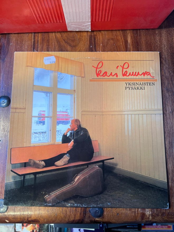 Kari Kuuva - Yksinäisten Pysäkki lp