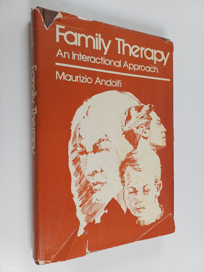 Maurizio Andolfi : Family therapy : an interactional appr...