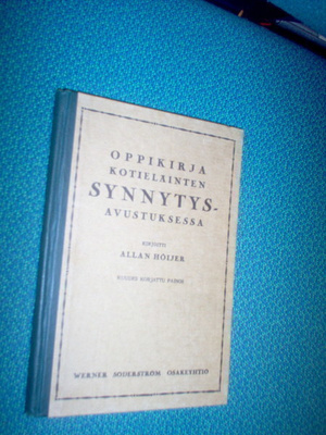 A Höijer: Oppikirja kotieläinten synnytysavustuksessa (1927)