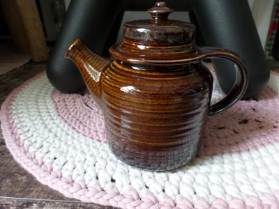 Arabia Kaarna teepannu. Ulla Procope.