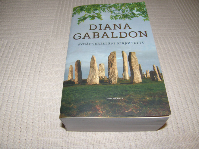Diana Gabaldon Sydänverelläni kirjoitettu -nid