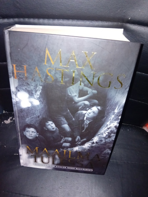 Hastings : Maailma tulessa ( SIS POSTIKULU )