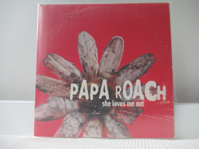 PAPA ROACH - SHE LOVES ME NOT CDS