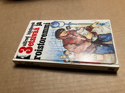 A.HITCHCOCK 3 ETSIVÄÄ JA ROISTOREMMI nro 40 HYVÄ