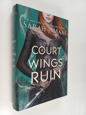 Sarah J. Maas : A court of wings and ruin