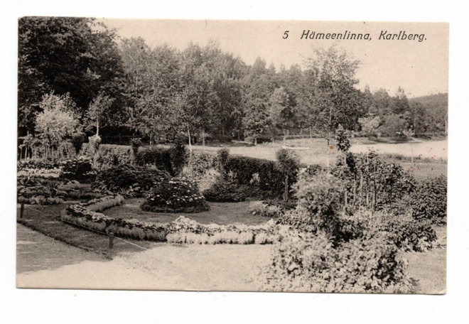 Hämeenlinna / Aulanko:  Karlbergin kukkaistutuksia
