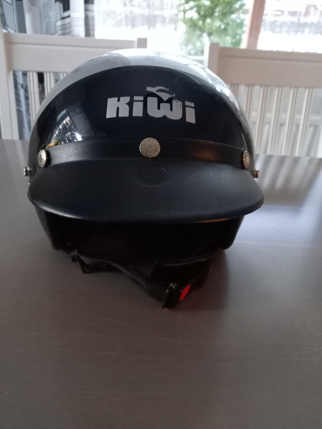 Retro Kiwi avokypärä