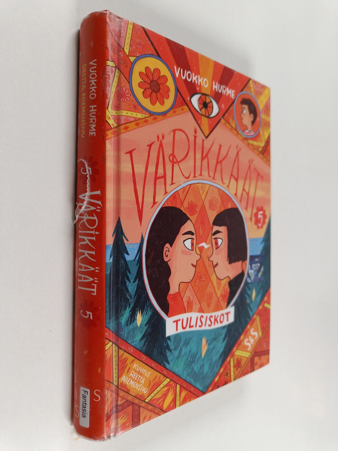 Vuokko Hurme : Värikkäät 5 : Tulisiskot