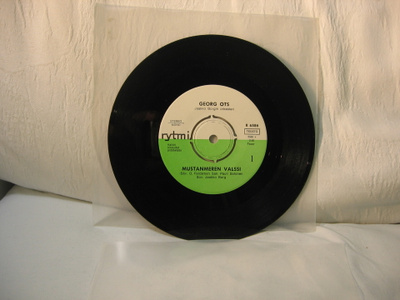 Georg Ots: Mustanmeren valssi/ Kauniit muistot 7"