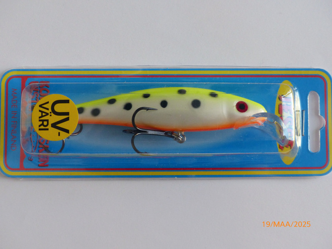 JESSE 11cm: 13g Väri: UV 2