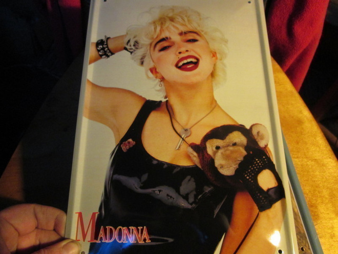 Peltikyltti Madonna