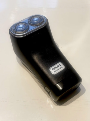 Paristokäyttöinen partakone Philips HP 1207
