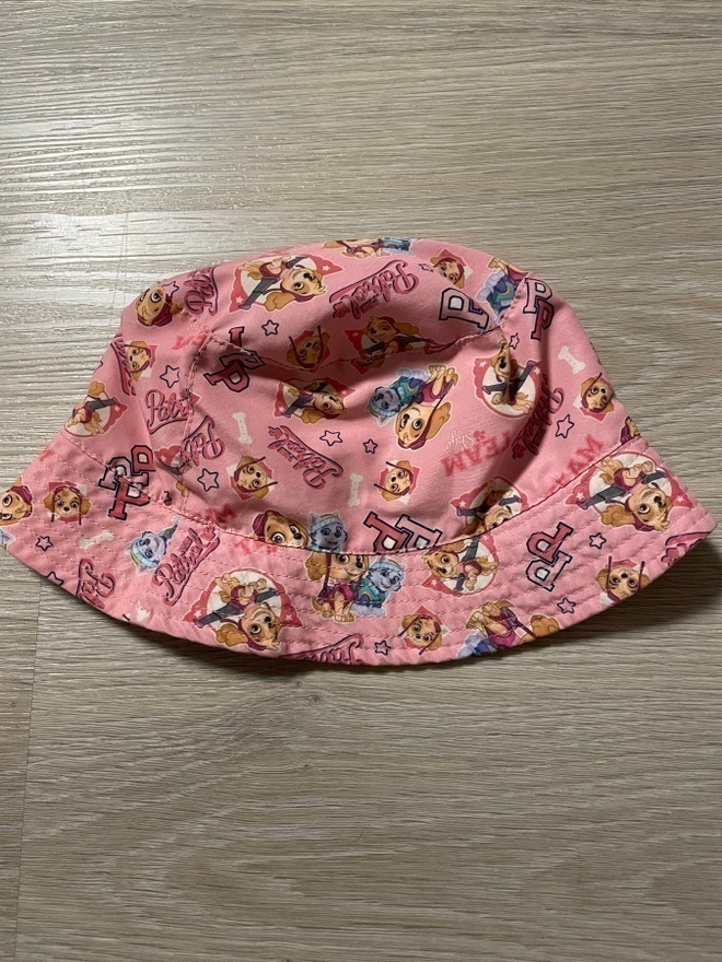 Pinkki Ryhmä Hau hellehattu