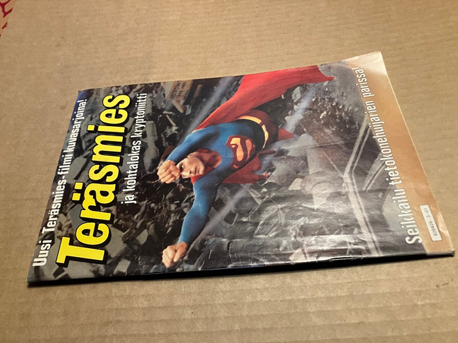 TERÄSMIES JA KOHTALOKAS KRYPTONIITTI HYVÄ