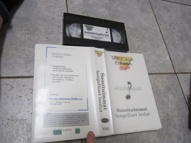 TARJOLLA ELÄMÄ VHS VIDEO SUOSITUIMMAT HENGELLISET LAULUT