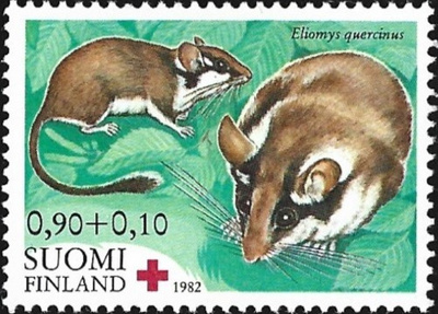 1982 Punainen Risti Tammihiiri ** LaPe 911