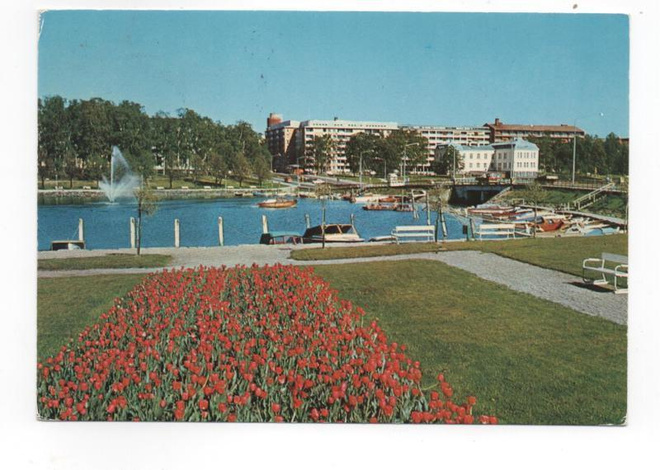 VAASA: Puistoa ja meren lahti sekä silta